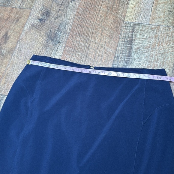 Michael kors navy business suit skirt slit size 4 - Picture 8 of 9